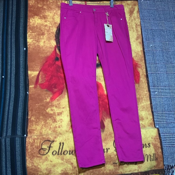 RED CAMEL-women’s fuscia cotton blend ‘AVA Fit’ SKINNY SUPER STRETCH jeggings - Picture 3 of 9